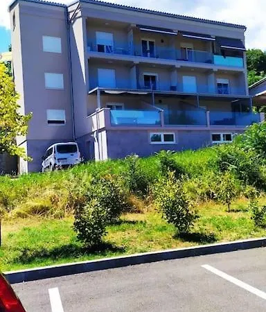 Urban With Its Own Parking Space *